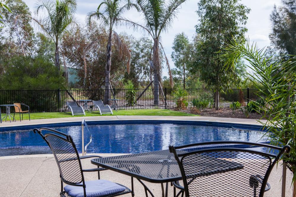 Perricoota Vines Retreat Hotel Moama Buitenkant foto